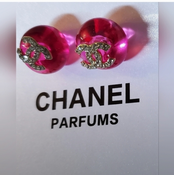 Low Start GABRIELLE πCHANEL Fushia Rhinestone Bling Logo Earrings - Picture 2 of 5